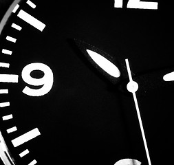 Image showing Black and white clock.