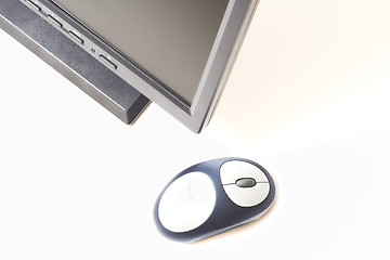 Image showing flat screen and mouse