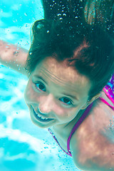 Image showing underwater girl in swimming pool 