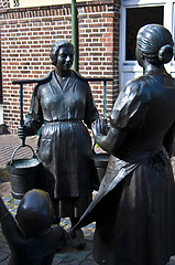 Image showing Women at the water pump