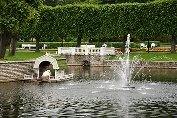 Image showing Pond with a fountain