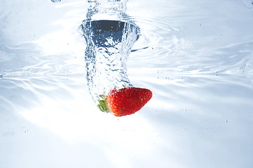 Image showing strawbarry fruit in water