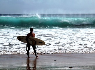 Image showing pause in the surf