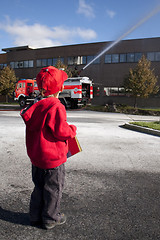 Image showing Watching fire truck