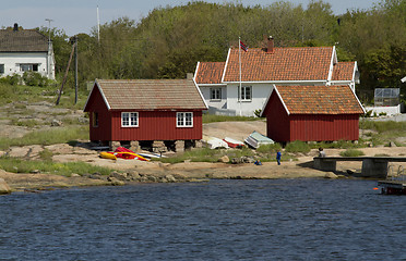 Image showing Cottage near the sea