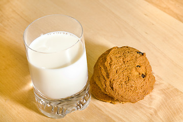 Image showing Cookies with milk