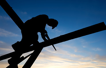 Image showing builder at roofing works