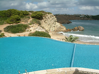 Image showing swimming pool next to the ocean