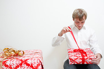 Image showing Man with present