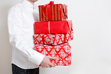 Image showing Presenting alot of gifts