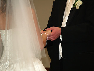 Image showing exchanging vows