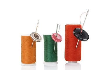 Image showing colored spool, needles and buttons