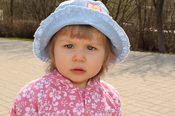 Image showing little girl walk