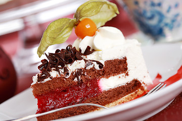 Image showing Cherry sponge cake with cream