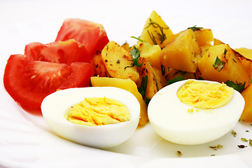 Image showing Zoomed foto of tomatoes, potatoes and eggs