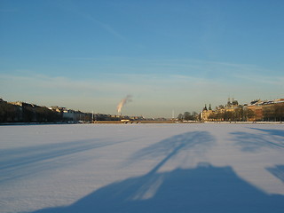 Image showing frosen lake in the city