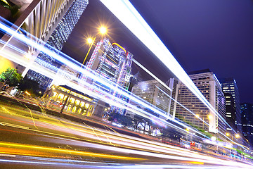 Image showing traffic through downtown