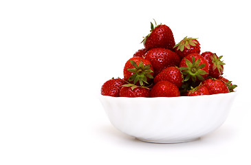 Image showing Foto of strawberry in bowl in studio