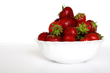 Image showing Foto of strawberry in bowl in studio