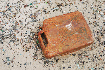 Image showing old rusty canister 
