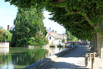 Image showing houses along the water