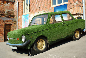 Image showing green car