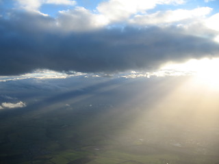 Image showing Sky flying in to Glasgow