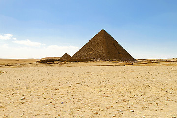 Image showing Menkaure pyramid