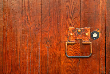 Image showing handle on the wooden door