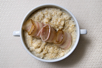 Image showing breakfast with oat and bacon