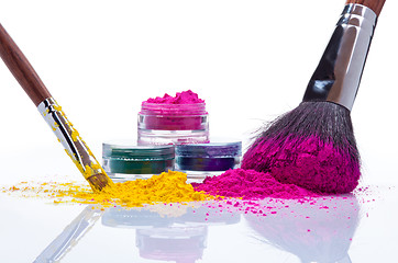 Image showing Make up powder and brushes