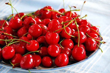 Image showing Appetizing red cherries