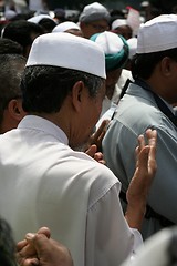 Image showing Praying