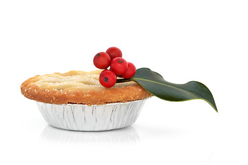 Image showing Mince Pie and Holly