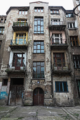 Image showing old grunge house in lodz centre town