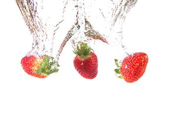 Image showing strawbarry fruit in water