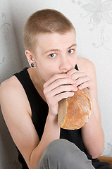 Image showing hungry teenager