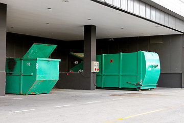 Image showing Press container