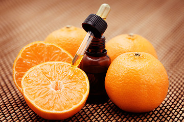 Image showing tangerine essential oil 