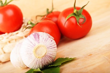 Image showing tamatoes and garlic