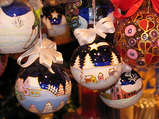 Image showing xmas tree balls