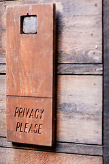 Image showing privacy please