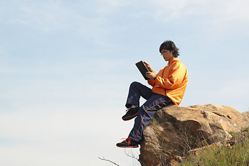 Image showing man with tablet 