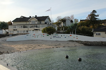 Image showing Restaurant by the beach