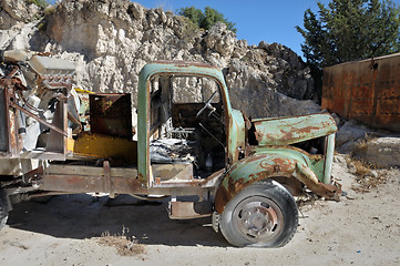 Image showing rusty vintage vehicle