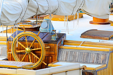 Image showing Ship wheel