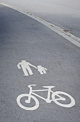 Image showing Pedestrian and bicycle reserved lane