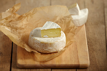 Image showing brie and camembert cheese