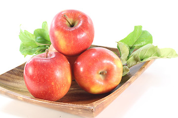 Image showing Apples with leaves