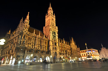 Image showing Neues Rathaus at night